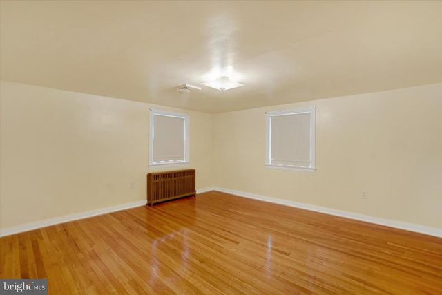 1120 LOUISE AVE, Lancaster, PA 17601