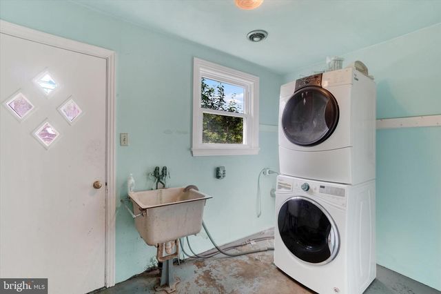 1120 LOUISE AVE, Lancaster, PA 17601