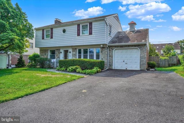 1120 LOUISE AVE, Lancaster, PA 17601