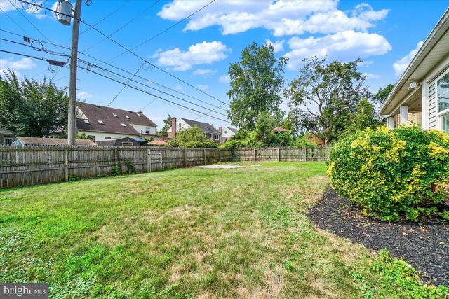 1120 LOUISE AVE, Lancaster, PA 17601