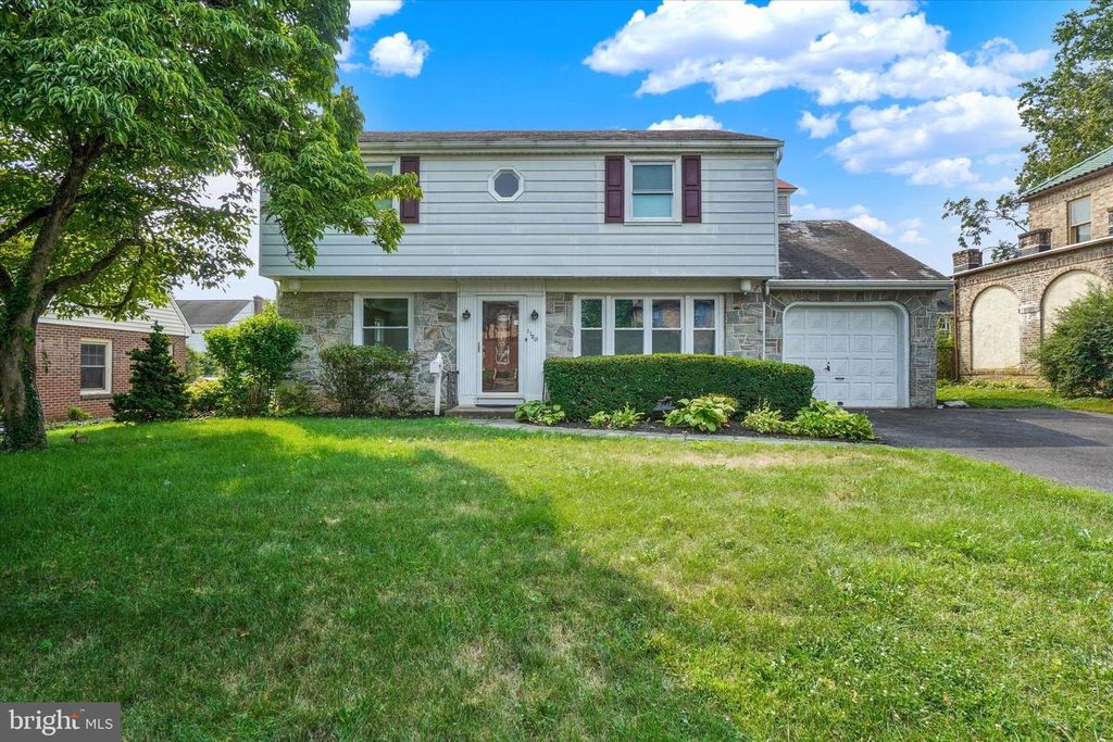1120 LOUISE AVE, Lancaster, PA 17601
