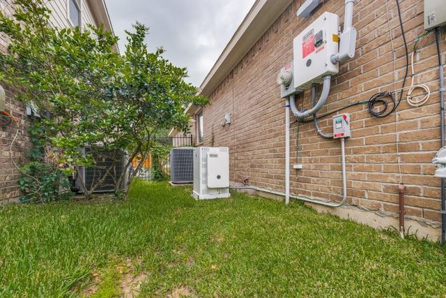 170 Black Swan Place, Magnolia, TX 77354