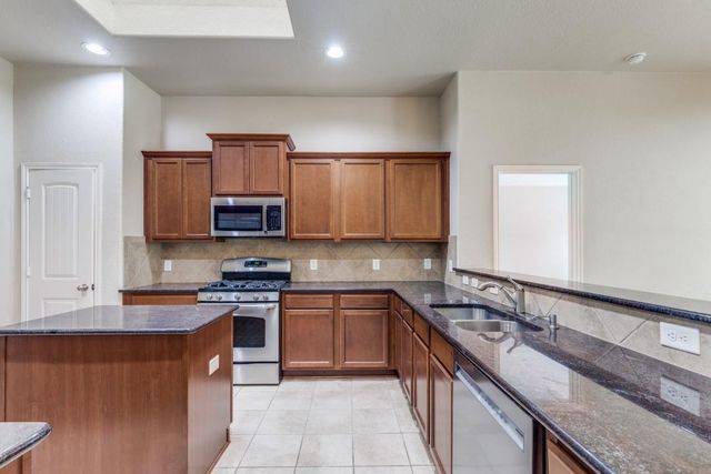 170 Black Swan Place, Magnolia, TX 77354