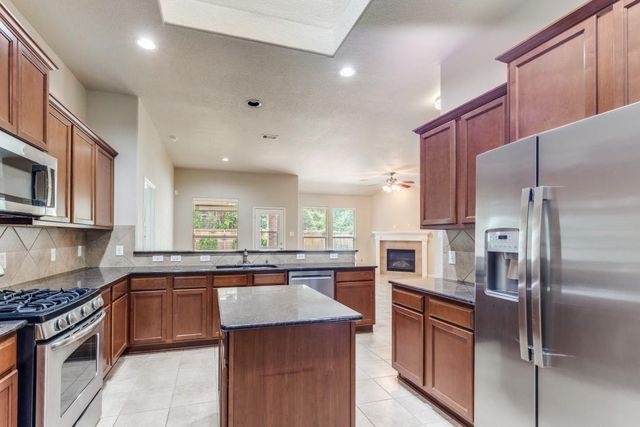 170 Black Swan Place, Magnolia, TX 77354