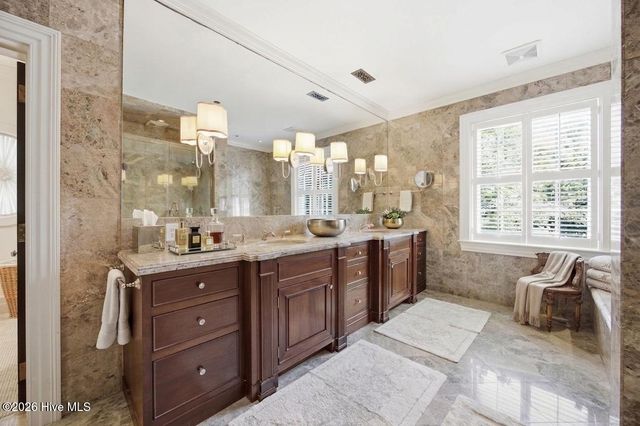 1010 E Rock Spring Road, Greenville, NC 27858