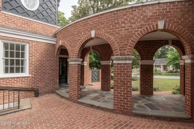 1010 E Rock Spring Road, Greenville, NC 27858