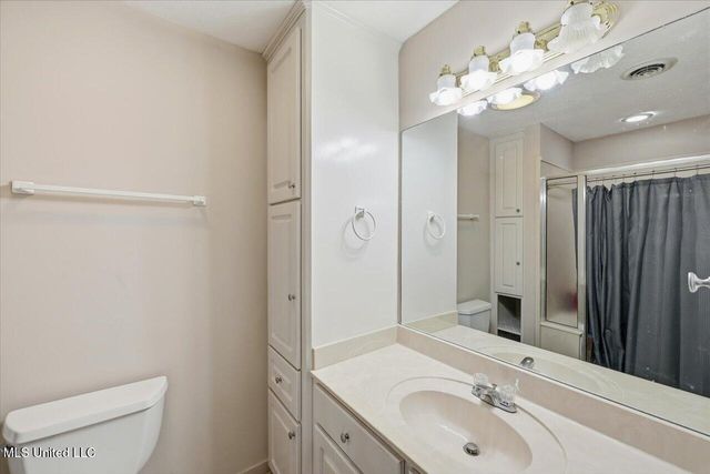 402 Twin, Clinton, MS 39056