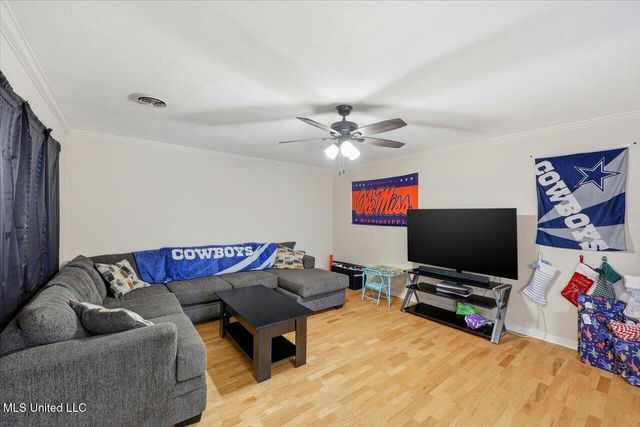 402 Twin, Clinton, MS 39056