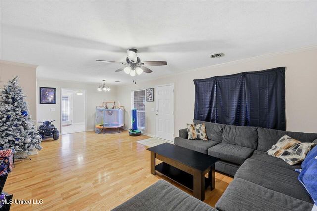 402 Twin, Clinton, MS 39056