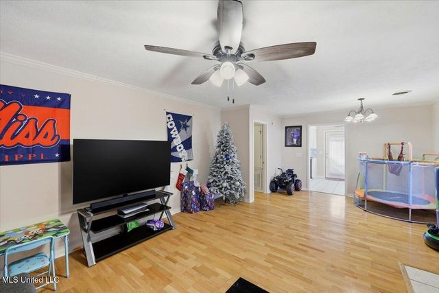 402 Twin, Clinton, MS 39056