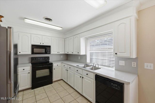 402 Twin, Clinton, MS 39056