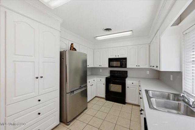 402 Twin, Clinton, MS 39056