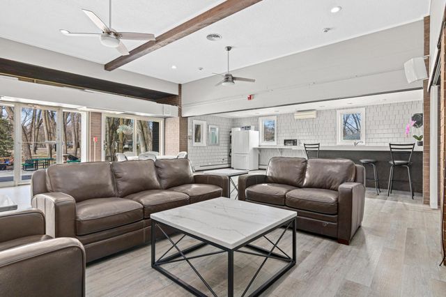 2800 Hamline Avenue N 347, Roseville, MN 55113