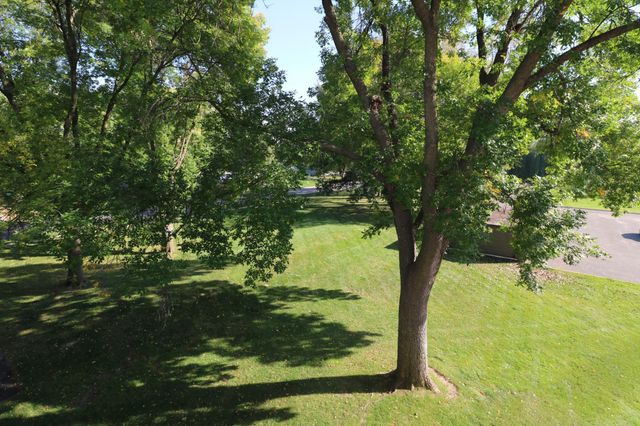 2800 Hamline Avenue N 347, Roseville, MN 55113