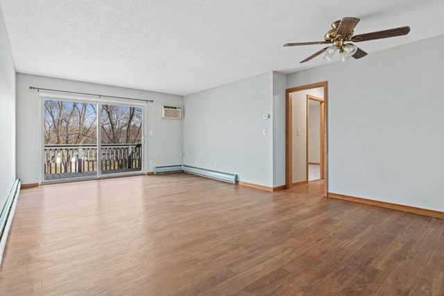 2800 Hamline Avenue N 347, Roseville, MN 55113