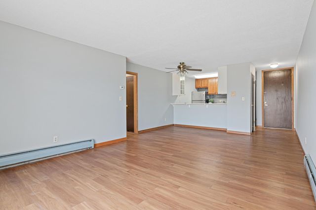 2800 Hamline Avenue N 347, Roseville, MN 55113