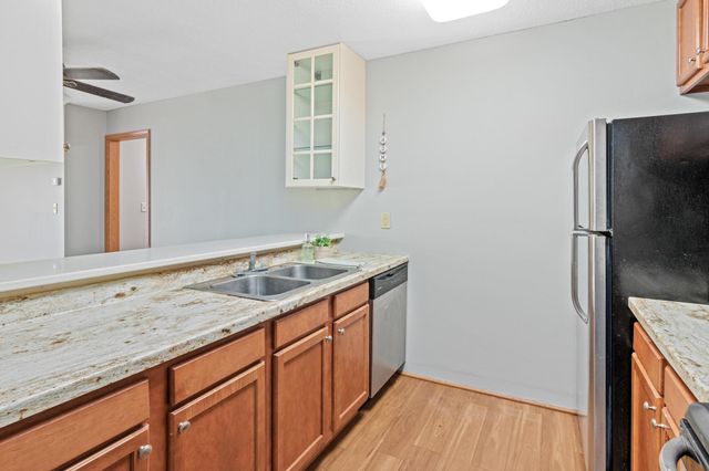 2800 Hamline Avenue N 347, Roseville, MN 55113