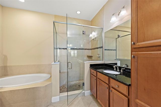 266 SAPPHIRE LAKE DRIVE 202, Bradenton, FL 34209