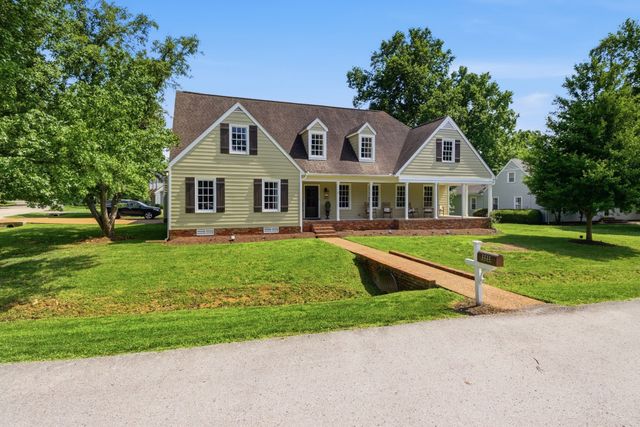 1111 Greenleaf Way, Franklin, TN 37069