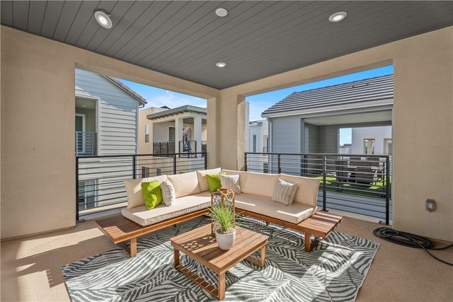 110 Spiral, Irvine, CA 92618