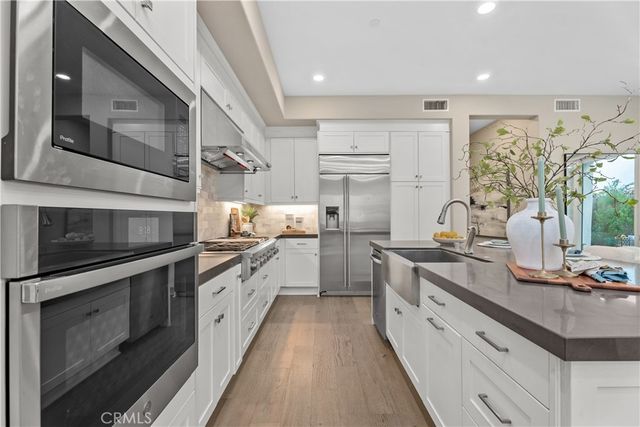 110 Spiral, Irvine, CA 92618