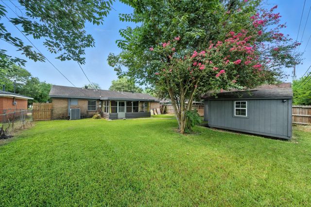 605 Arbor Drive, Deer Park, TX 77536