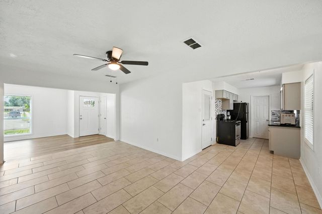 605 Arbor Drive, Deer Park, TX 77536