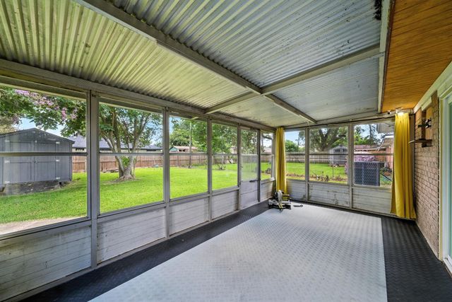605 Arbor Drive, Deer Park, TX 77536