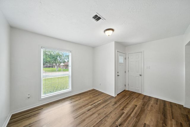 605 Arbor Drive, Deer Park, TX 77536