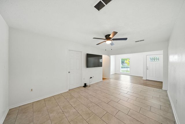 605 Arbor Drive, Deer Park, TX 77536