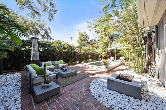3301 W MORRISON AVENUE, Tampa, FL 33629