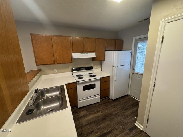 2910 Faversham Place, Raleigh, NC 27604