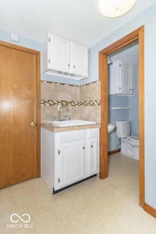 1018 Sunset Drive, New Castle, IN 47362