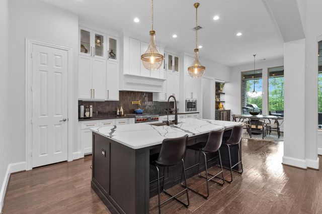 134 Pacific Grove Drive, Montgomery, TX 77316