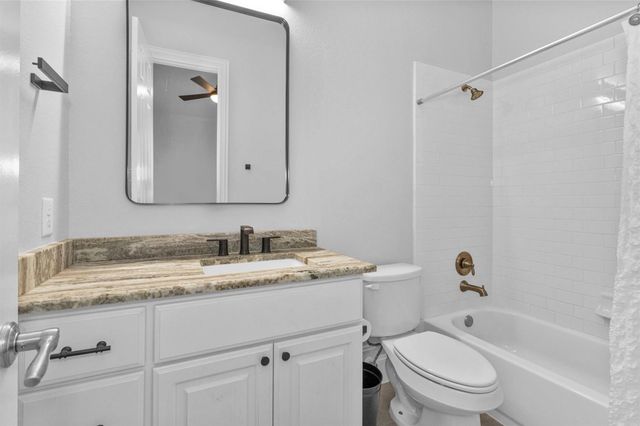 134 Pacific Grove Drive, Montgomery, TX 77316