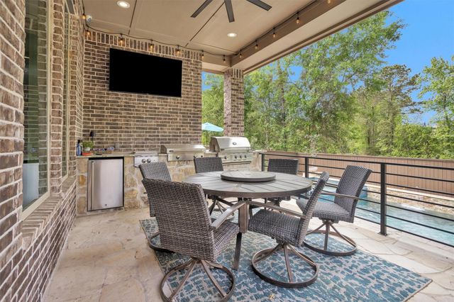 134 Pacific Grove Drive, Montgomery, TX 77316