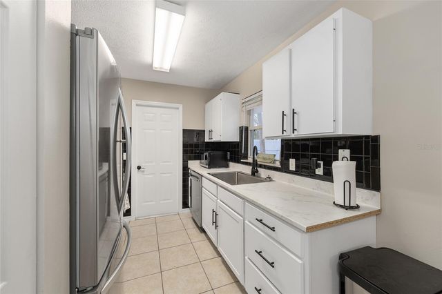 5255 NW 64 STREET, Ocala, FL 34482