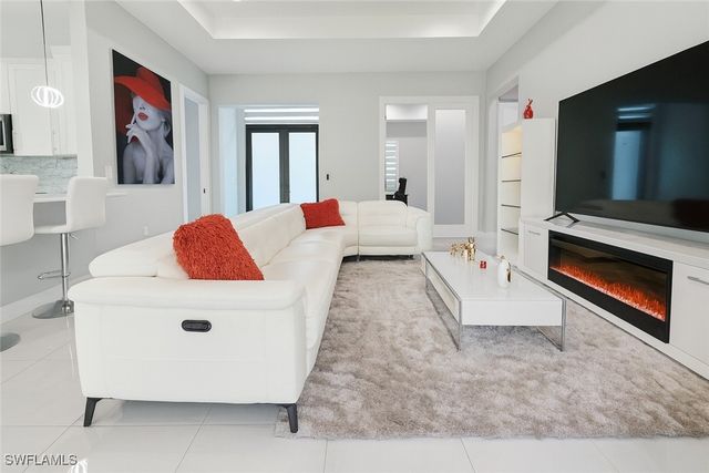 2330 4th AVE SE, Naples, FL 34117