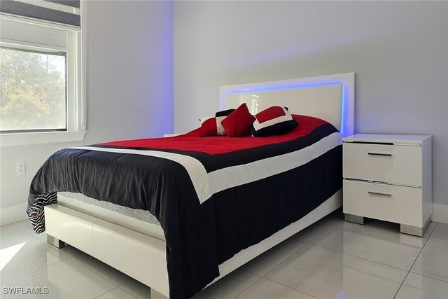 2330 4th AVE SE, Naples, FL 34117