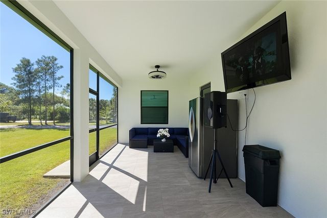 2330 4th AVE SE, Naples, FL 34117