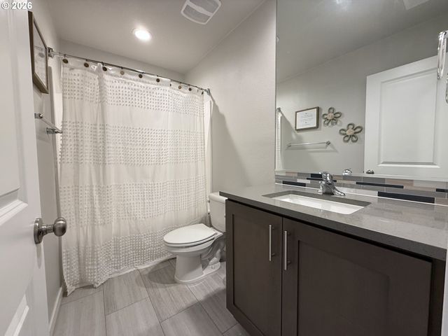 8313 Ne 134TH Pl, Vancouver, WA 98682