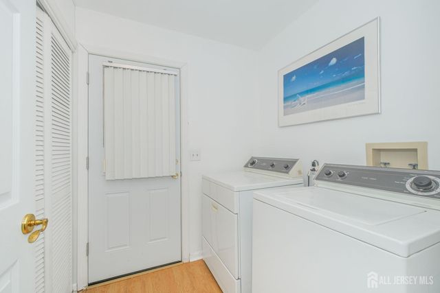 9 Sycamore Lane, Piscataway, NJ 08854