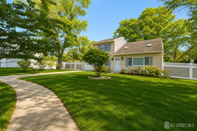 9 Sycamore Lane, Piscataway, NJ 08854