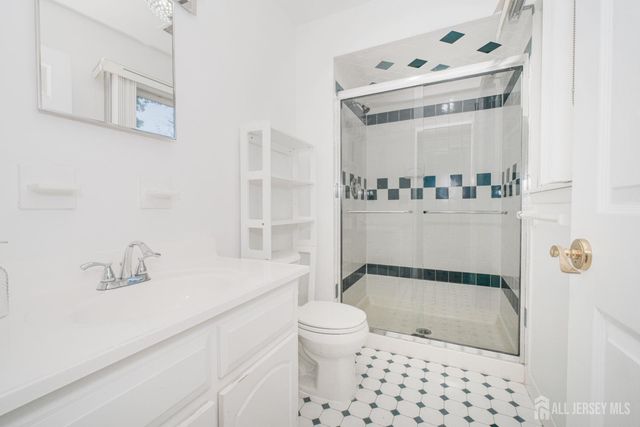 9 Sycamore Lane, Piscataway, NJ 08854