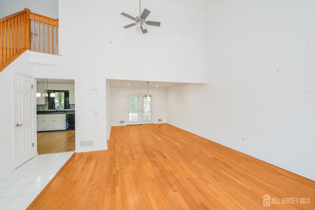 9 Sycamore Lane, Piscataway, NJ 08854
