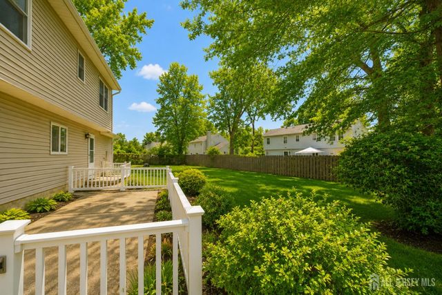 9 Sycamore Lane, Piscataway, NJ 08854