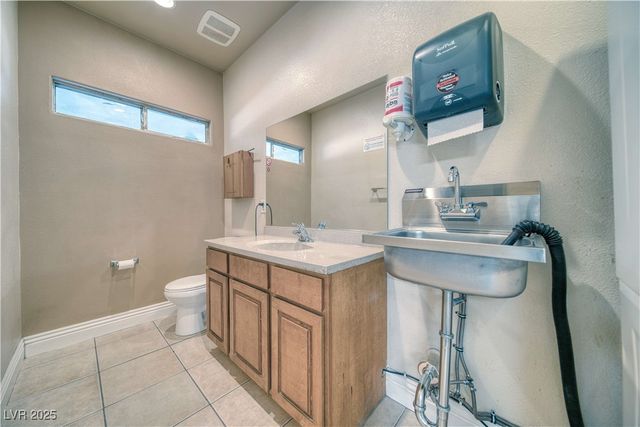 4900 East Cheyenne Way, Pahrump, NV 89061