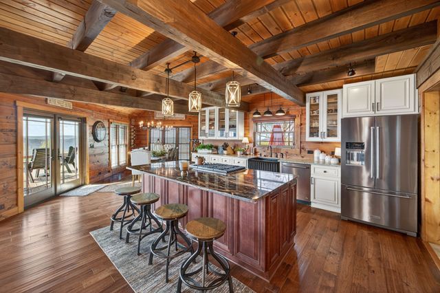 751 Bear Knob Ln, Crawford, TN 38554