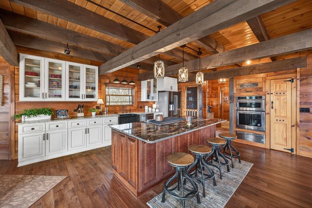751 Bear Knob Ln, Crawford, TN 38554