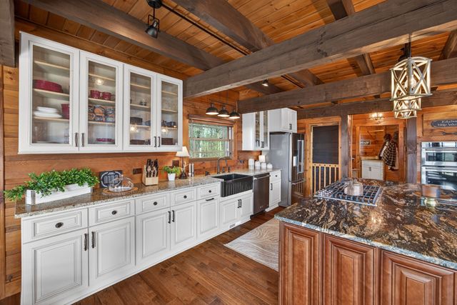 751 Bear Knob Ln, Crawford, TN 38554
